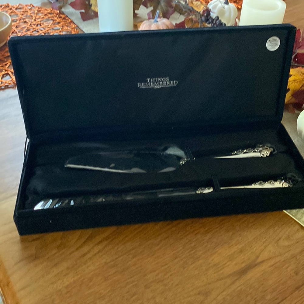 NWT Things Remembered Cake Serving Set